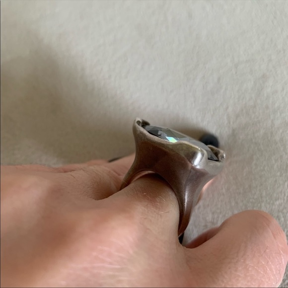 Uno de 50 Swarovski Crystals Grey statement ring - Picture 3 of 8